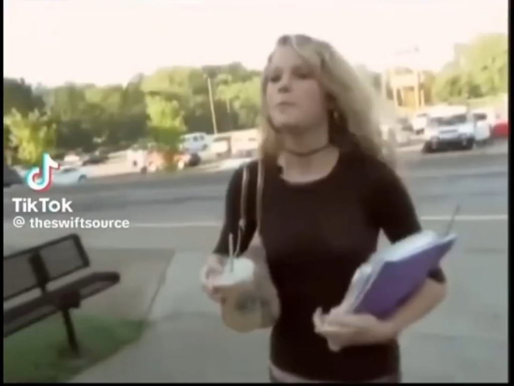 Throwback to 2005 When teenage Taylor swift's high school classmates listen to her music.