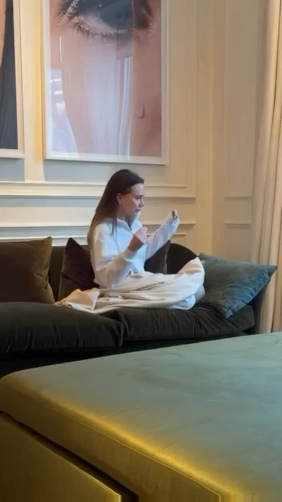Victoria Beckham singing Viva Forever with her son Cruz