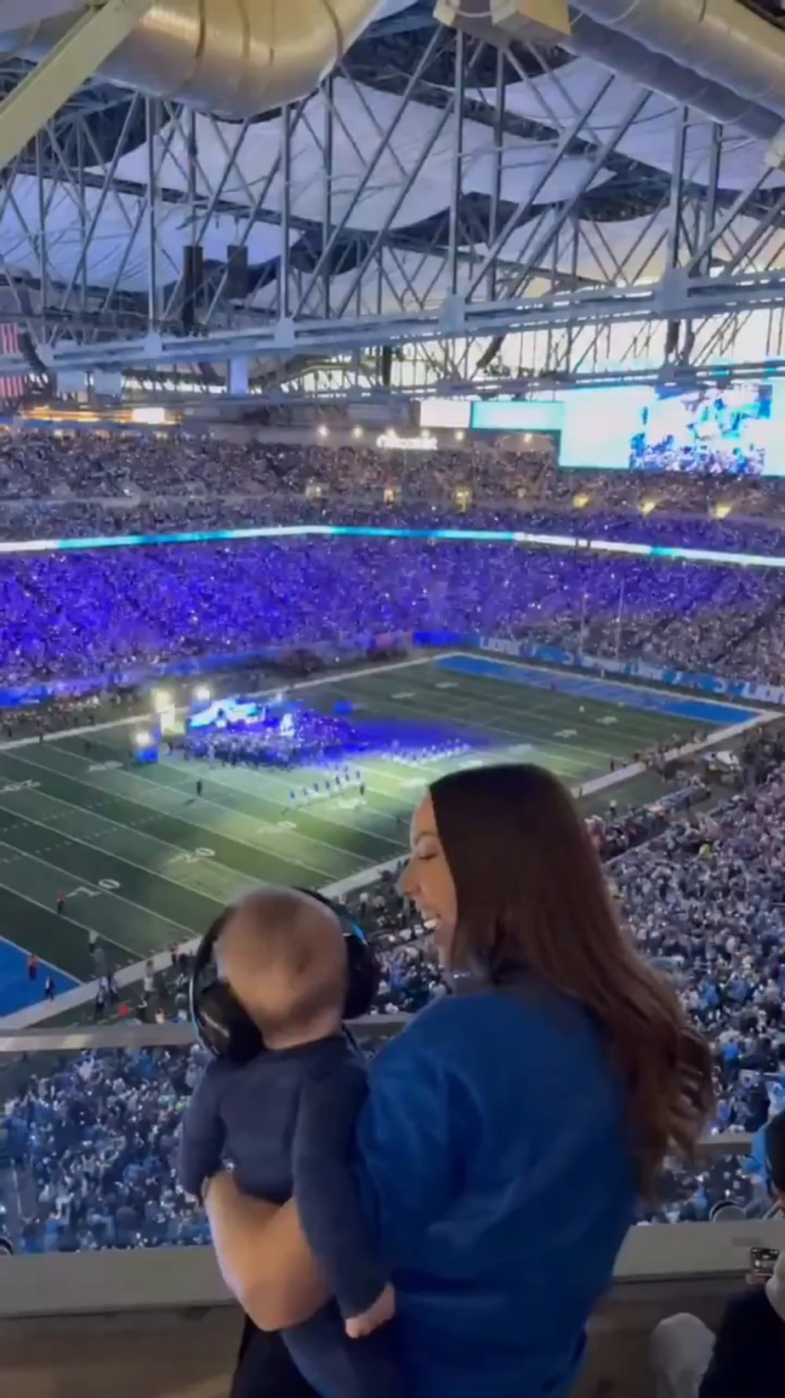 Hailie & her son Elliot watching his Grandpa Eminem performing Live