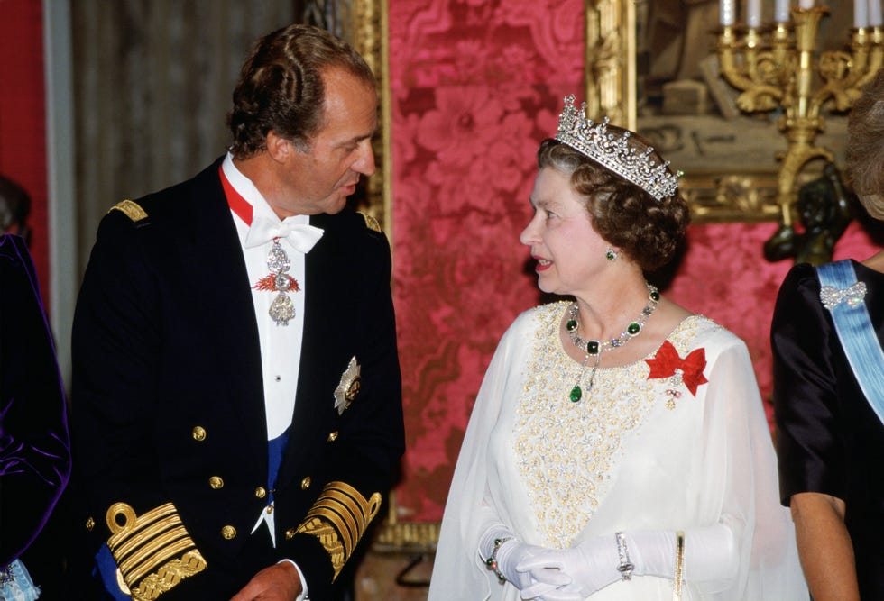 On the first night of her official tour of Spain, Queen Eliz