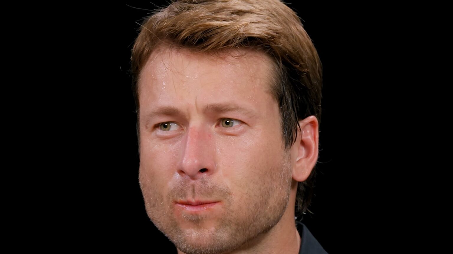 Glen Powell Gets ‘Soaked’ Eating Spicy Wings on Hot Ones: ‘No Mercy’ Glen Powell Gets 'Soaked' Eating Spicy Wings on Hot Ones: 'No Mercy'