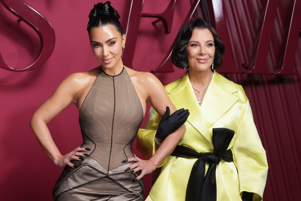 Kim Kardashian and Kris Jenner on the red carpet 