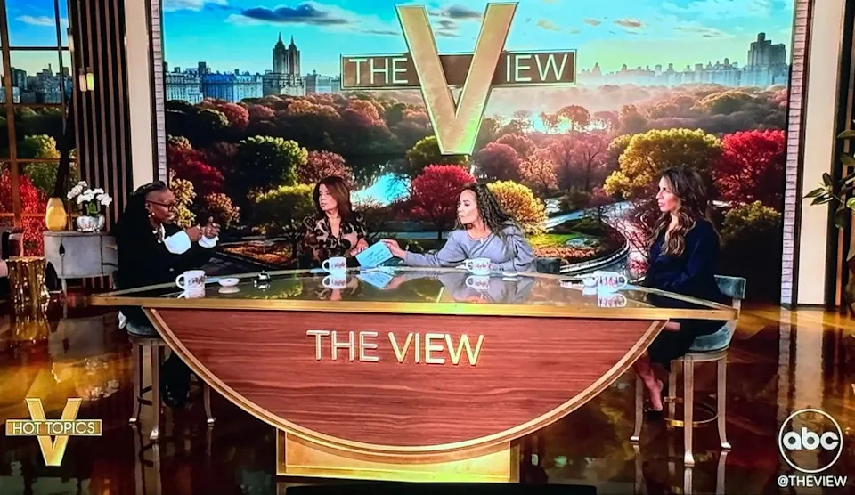 Sunny Hostin passed Goldberg a note on Monday’s episode of the ABC show. ABC