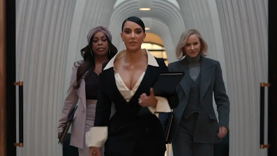 Niecy Nash, Kardashian and Naomi Watts in “All’s Fair.” Hulu