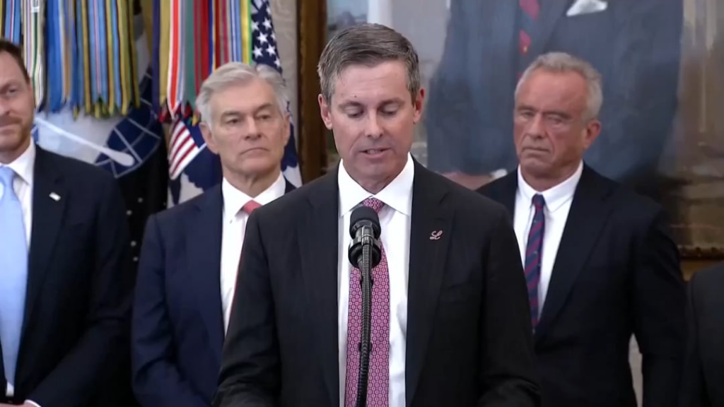 RFK Jr. sets new land speed record bolting out of the room after someone near him collapses