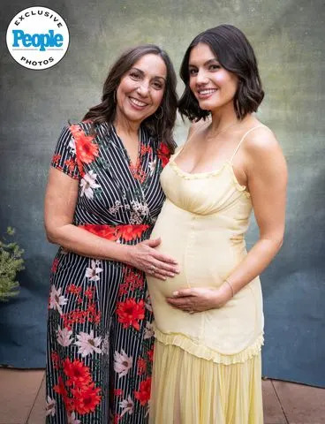 Photo by Jon Snip; Custom hand painted backdrop by Gravity Backdrops Hayley Hough and her mom Debbie