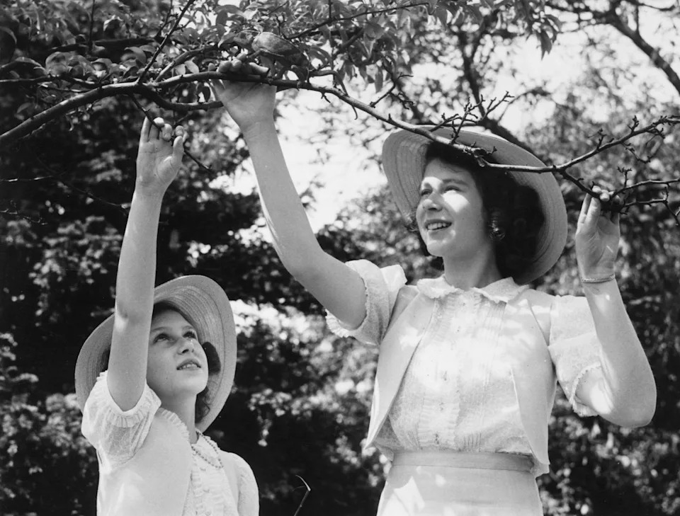 princess margaret queen elizabeth