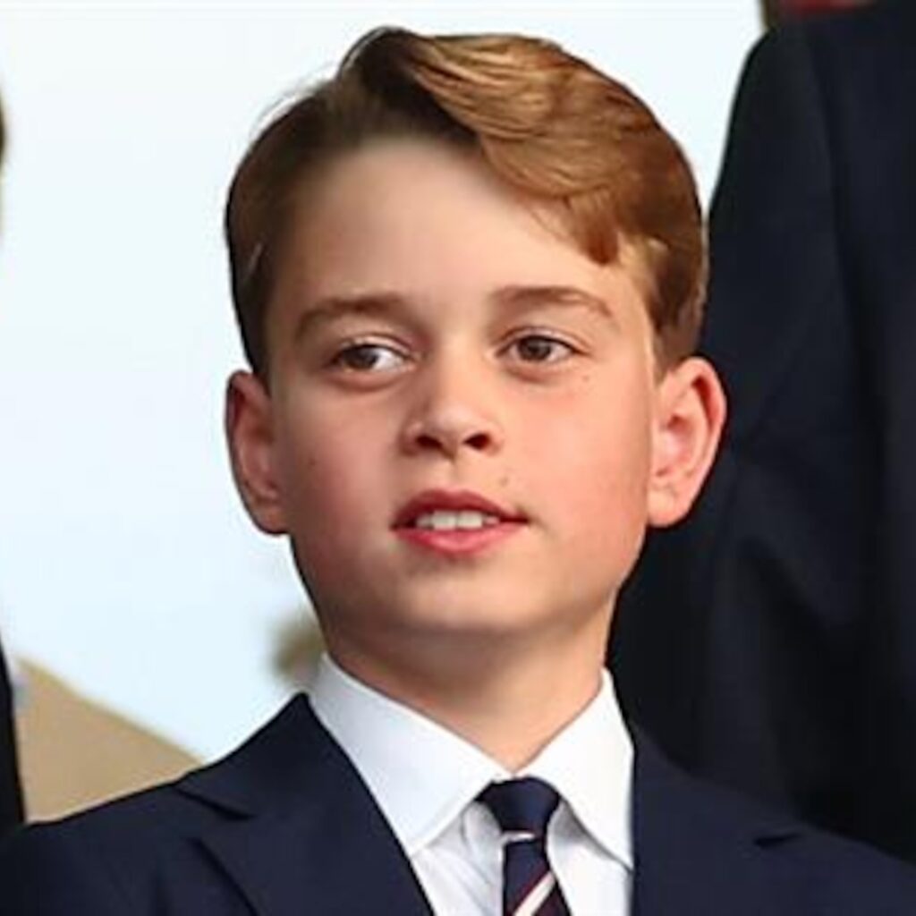 Prince George Accompanies Mom Kate Middleton for Official Royal Outing - E! News
