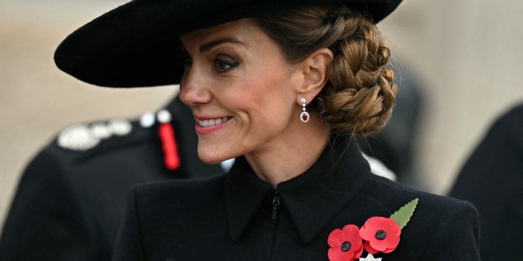 Kate Middleton Makes Her Debut at Armistice Day Service of Remembrance Kate Middleton Makes Her Debut at Armistice Day Service of Remembrance