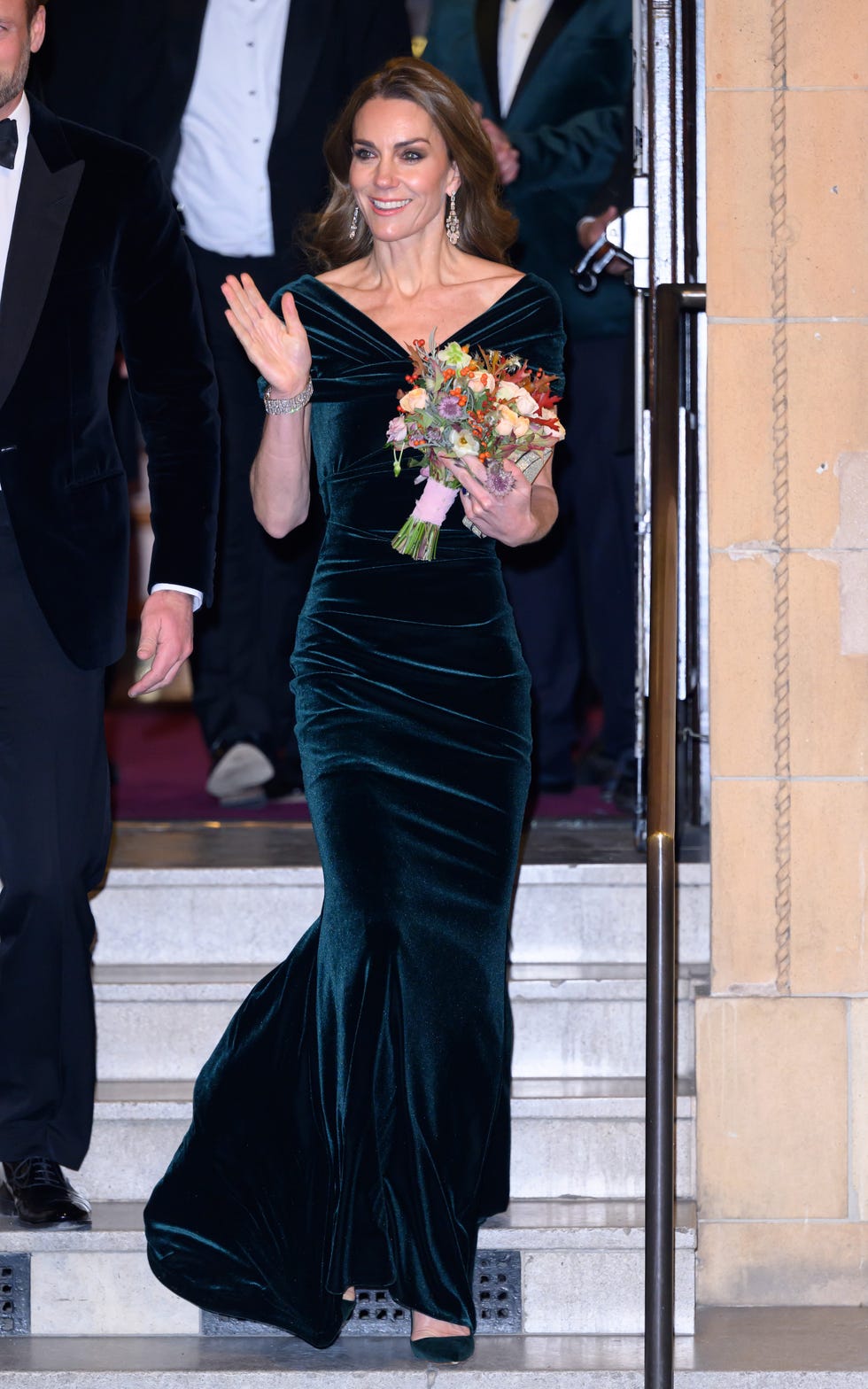 catherine, princess of wales departs after attending the royal variety performance at royal albert hall, london, uk.19/11/2025credit photo (c)karwai tangfor more information, please contact:karwai tang 07950 192531karwai@karwaitang.com