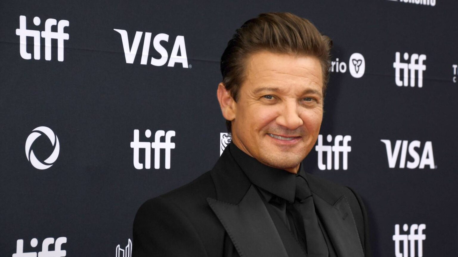 Jeremy Renner Accused Of Threatening & Sexually Harassing Former Girlfriend & Collaborator