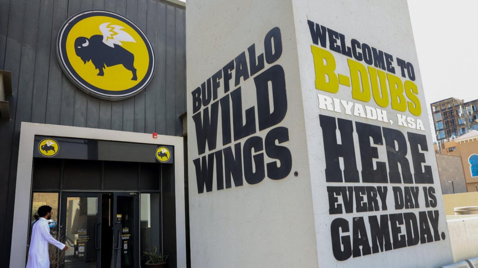 Buffalo Wild Wings Sued for $5M After Patron Finds Racial Slur on Receipt