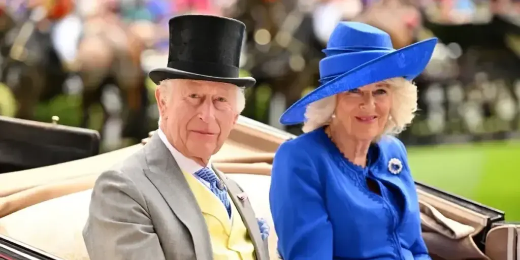 Royal Family invite the public to ‘explore Royal Archive’ but make embarrassing blunder Royal Family invite the public to 'explore Royal Archive' but make embarrassing blunder