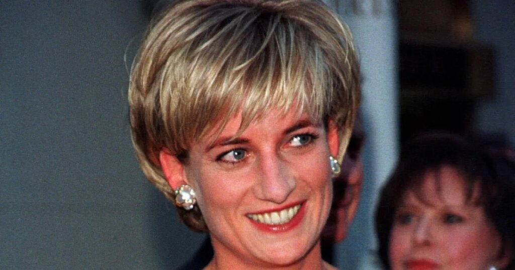 Princess Diana, Royal Family Look Unrecognizable As Ornaments