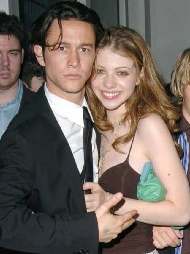 Joseph Gordon-Levitt and Michelle Trachtenberg in the early 2000s