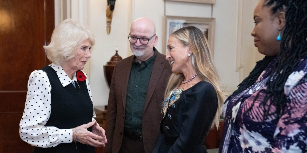 Watch Sarah Jessica Parker Meet Queen Camilla and Bow
