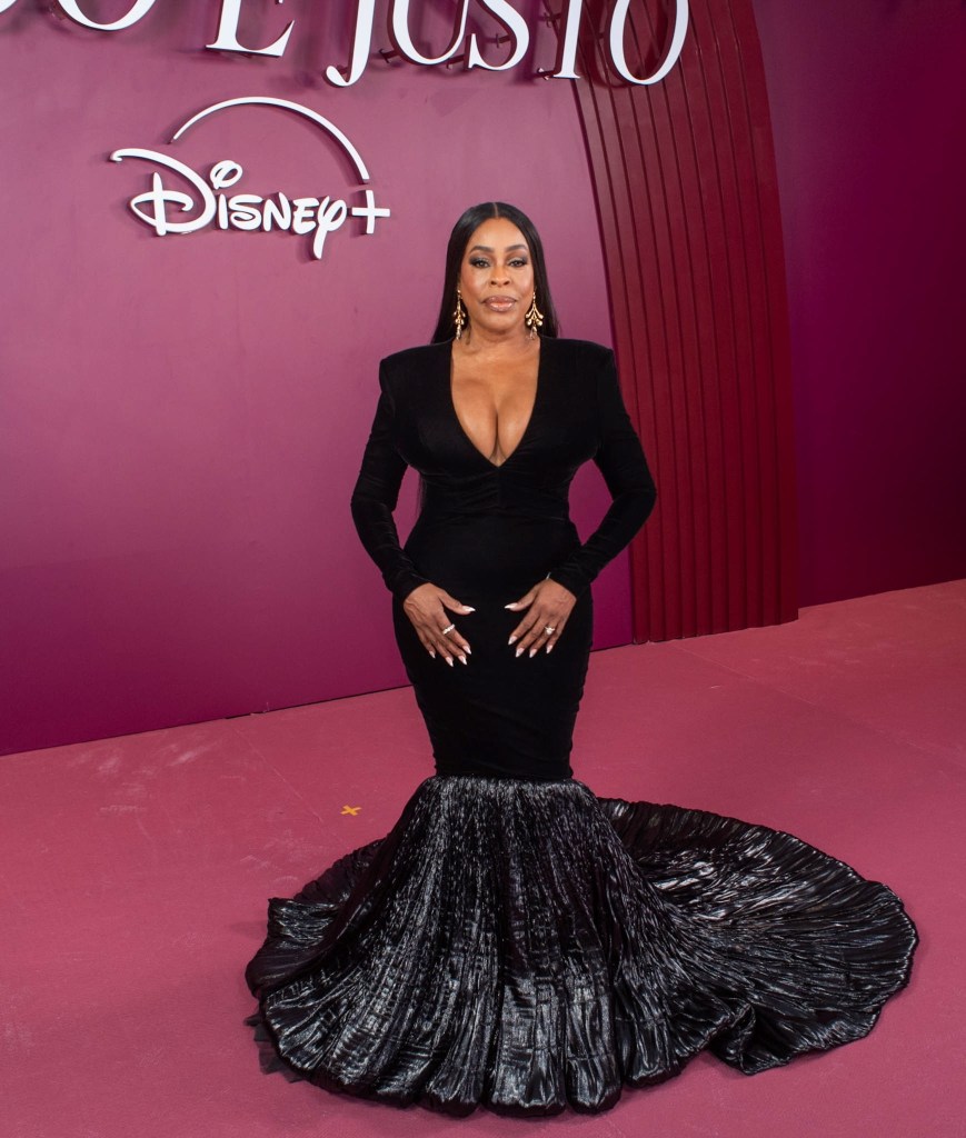 Niecy Nash attends the red carpet for the series "All's Fair" by Disney+ at Teatro Copacabana Palace on November 10, 2025 in Rio de Janeiro, Brazil. 