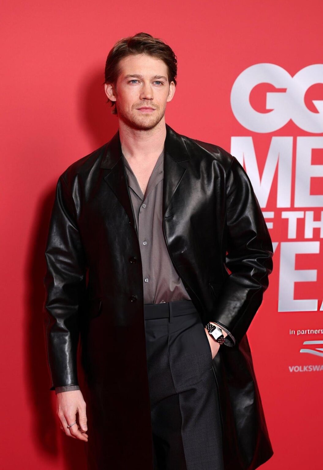 Joe Alwyn in Jil Sander SS26 at the GQ Germany Men of the Year Awards in Berlin, where he was named Actor of the Year. Styled by Rose Forde. (November 27, 2025)