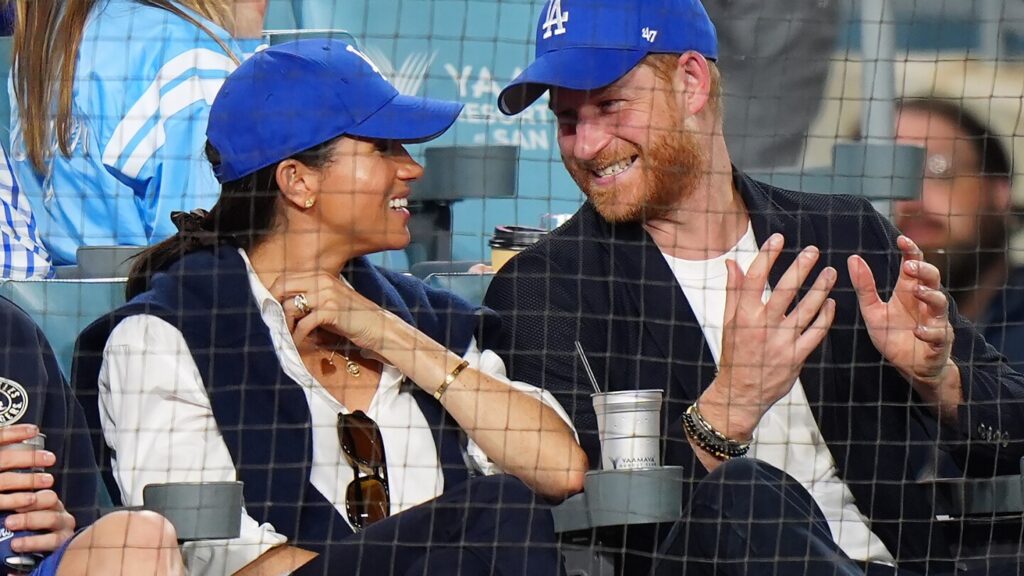 Prince Harry apologizes to Canada for wearing Dodgers cap in “Hat Gate’ flap Prince Harry apologizes to Canada for wearing Dodgers cap in "Hat Gate' flap