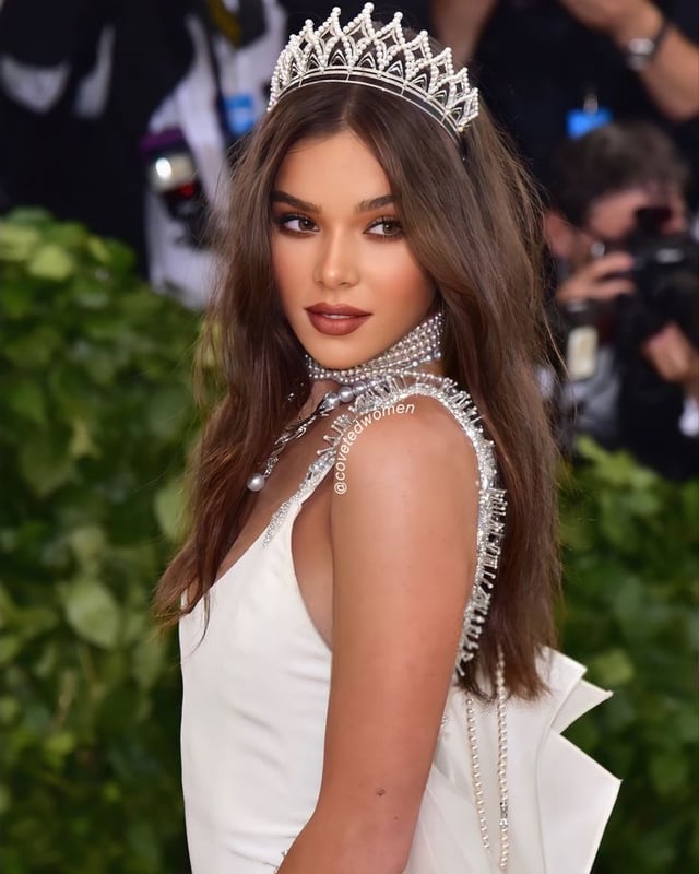 Hailee steinfeld | Met Gala 2018