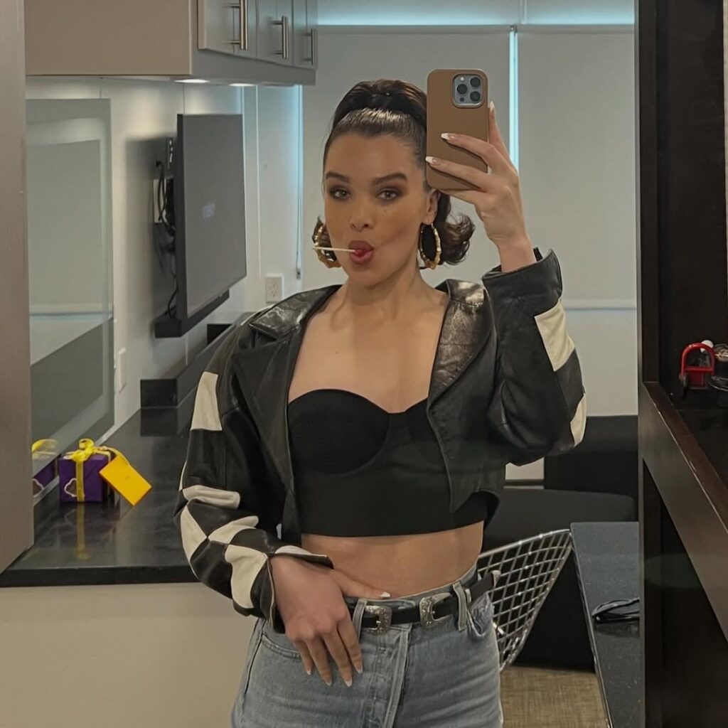 Hailee Steinfeld dresses up as her character Mary from 'Sinners' for Halloween