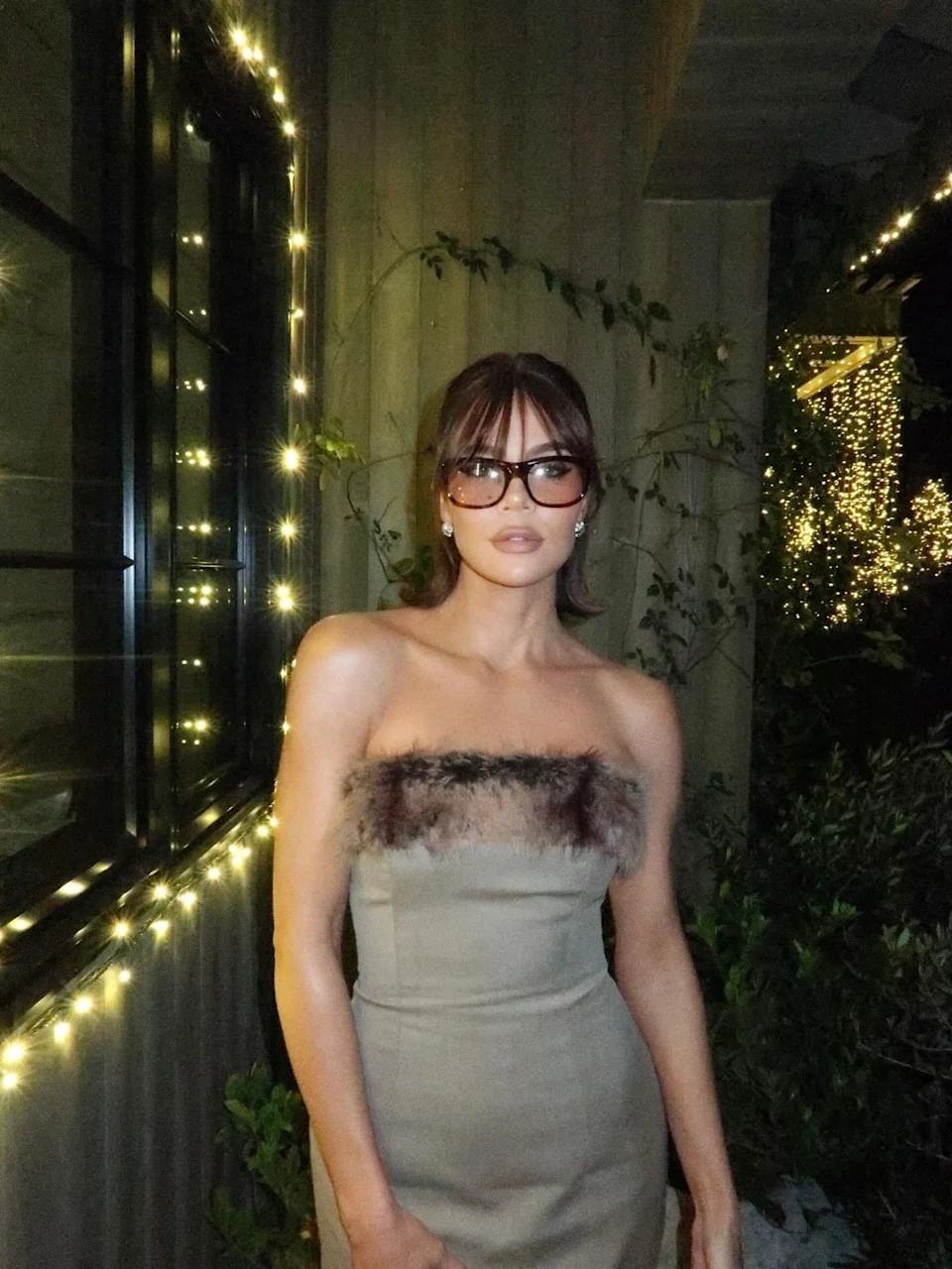 The flicks revealed glimpses of the Beverly Hills mansion, which featured a white-facade with columns that were adorned in Christmas lights. <span class="image-credit">(Instagram)</span>