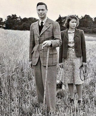 Regal Style Diaries 👑: Balmoral and Sandringham Queen’s Outfit moments