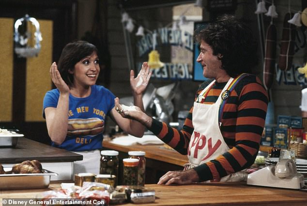 Hecht best known for playing Jeanie DaVinci opposite Robin Williams on Mork & Mindy; (pictured with Robin Williams in 1979)