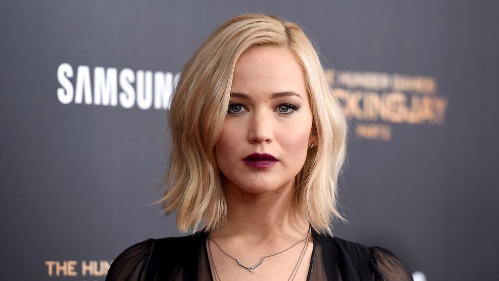 NEW YORK, NY - NOVEMBER 18: Jennifer Lawrence attends "The Hunger Games: Mockingjay- Part 2" New York Premiere at AMC Loews Lincoln Square 13 theater on November 18, 2015 in New York City. (Photo by Jamie McCarthy/Getty Images)