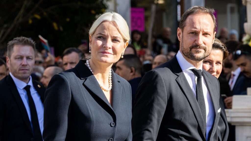 Crown Princess Mette-Marit of Norway will undergo lung transplant after ‘clear deterioration’ in her health Crown Princess Mette-Marit of Norway will undergo lung transplant after ‘clear deterioration’ in her health
