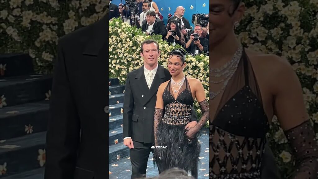 Dua Lipa and Callum Turner looking 🔥 at the Met Gala