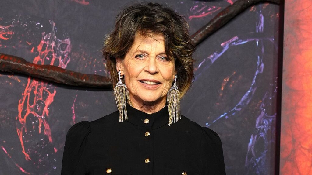 Linda Hamilton, 69, refuses to chase youth or Hollywood beauty standards Linda Hamilton, 69, refuses to chase youth or Hollywood beauty standards