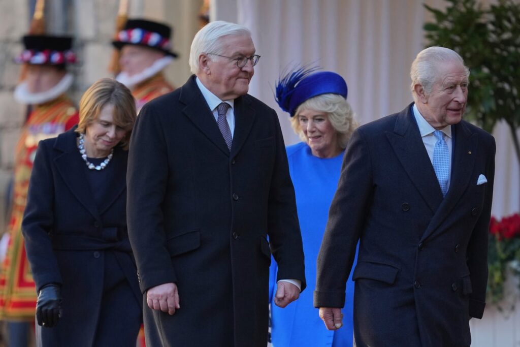 Royals welcome German president for first state visit in 27 years Royals welcome German president for first state visit in 27 years