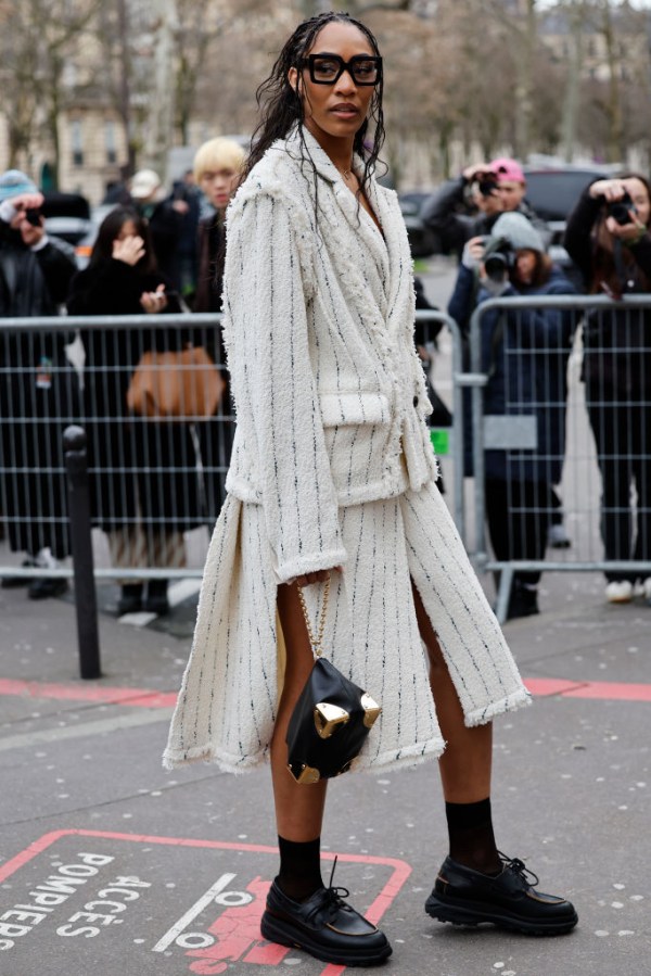 Street Style - Paris Fashion Week - Menswear Fall Winter 2025/2026 - Day Six