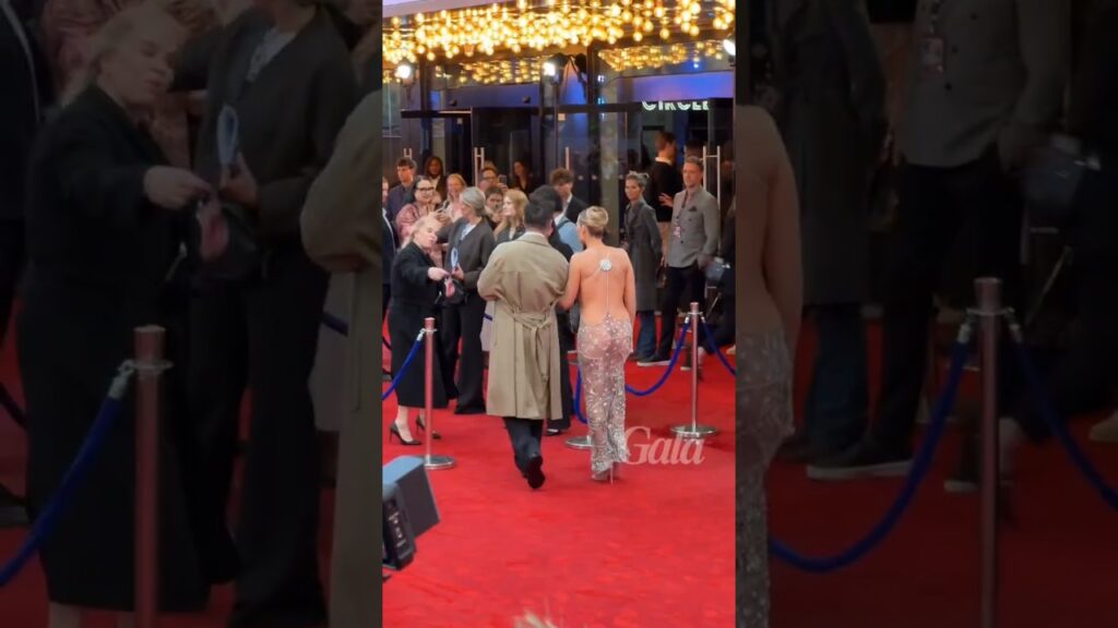 Margot Robbie with Co Star Colin Farrell @HOLLYWOODSTAR32