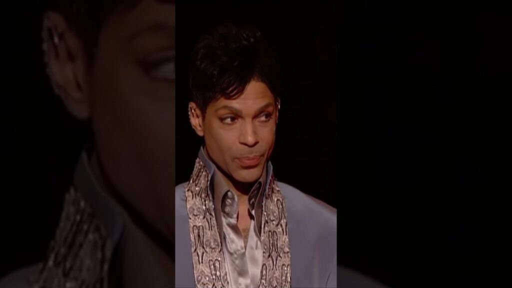Prince Presents Halle Berry | NAACP Image Awards (2011)