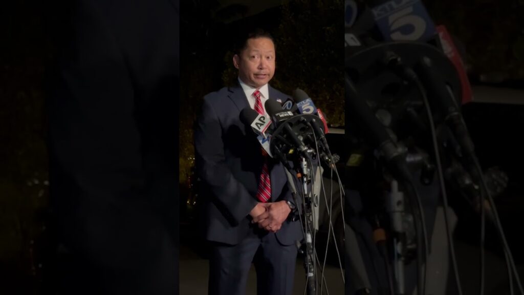 LAPD’s Alan Hamilton held press conference outside the home of Rob Reiner and his wife #shorts LAPD's Alan Hamilton held press conference outside the home of Rob Reiner and his wife #shorts