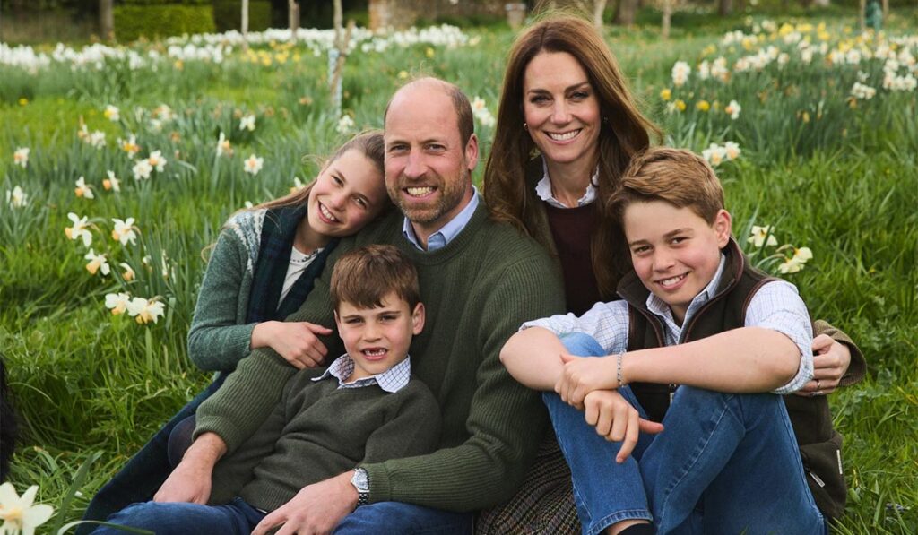 Royal family share casual Christmas photo in matching jumpers Matching jumpers and toothy grins: The Royals share casual family photo for annual Christmas card