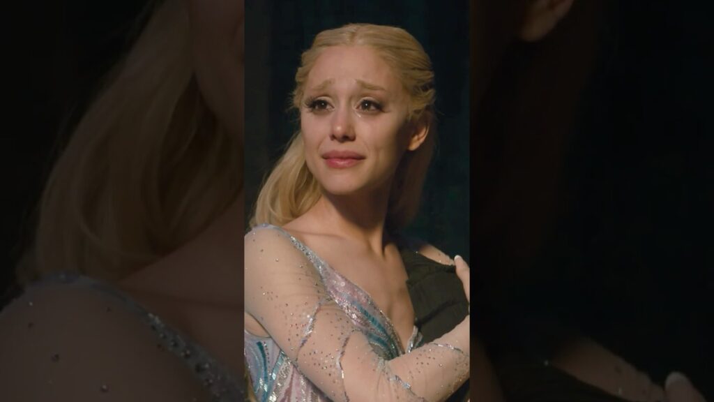 Ariana Grande shines as Glinda ✨