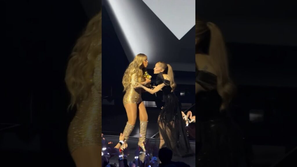 Ariana Grande hands VANGUARD AWARD to Mariah Carey | 2025 VMA Highlights Ariana Grande hands VANGUARD AWARD to Mariah Carey | 2025 VMA Highlights