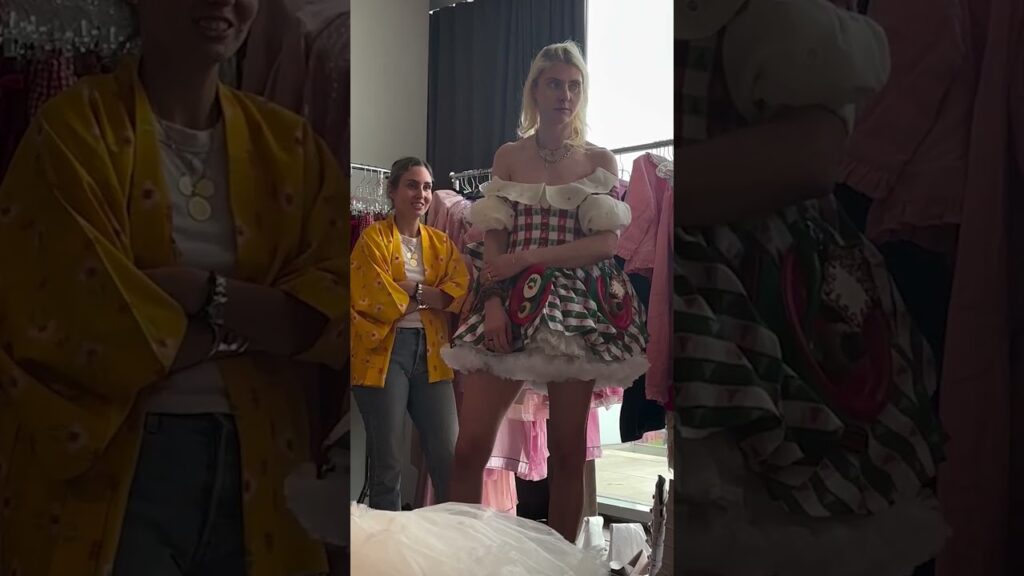 Taylor Momsen tries on original Cindy Lou Who costume from 'How the Grinch Stole Christmas' #shorts