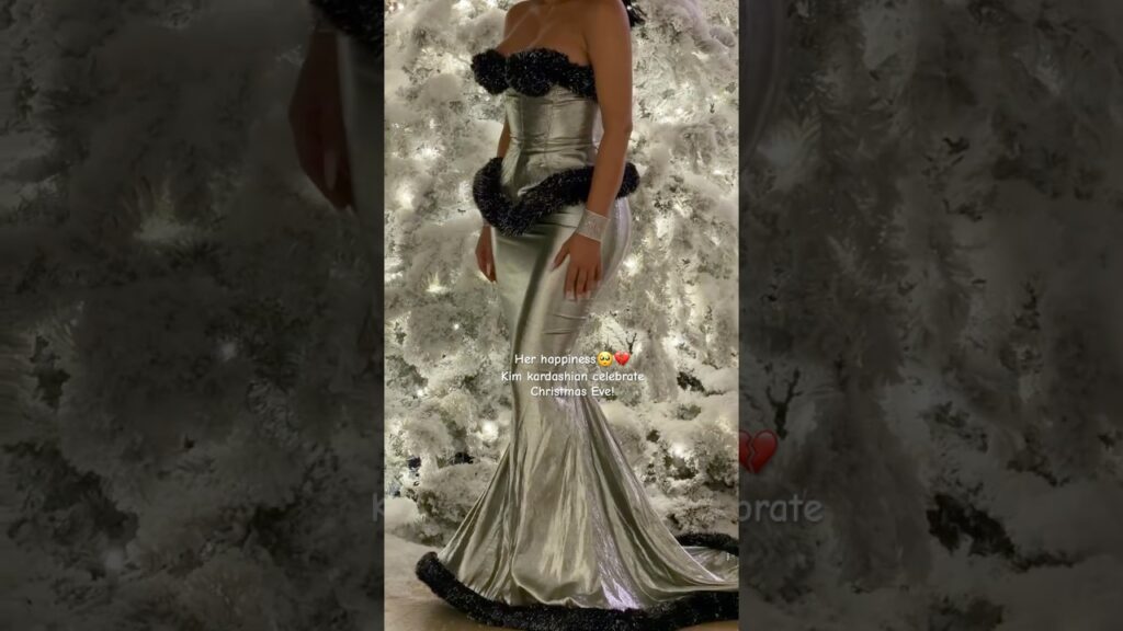 Kim kardashian celebrate Christmas evening with her kids! New viral video #viralshort #viralvideo