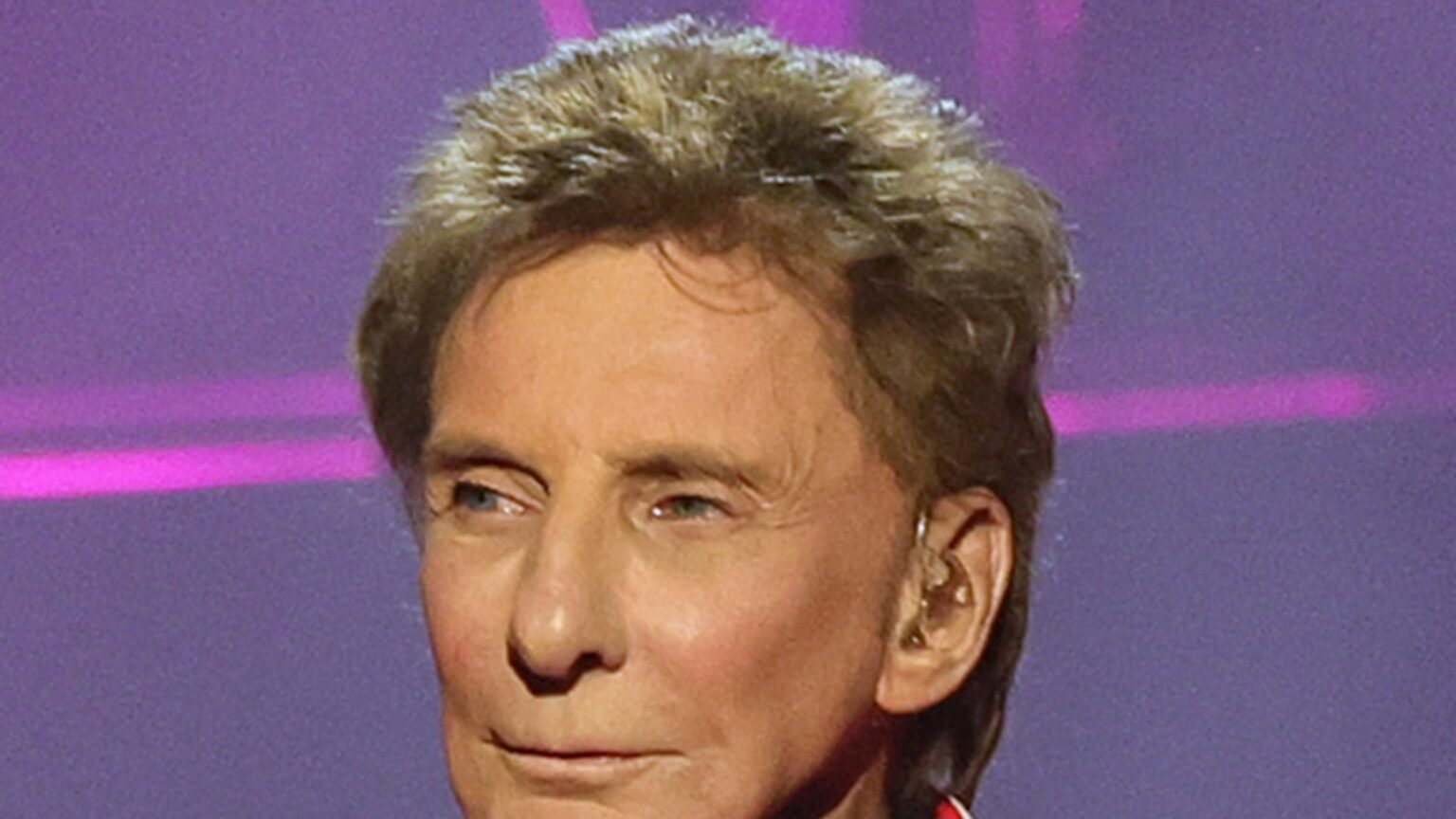Barry Manilow Diagnosed With Lung Cancer
