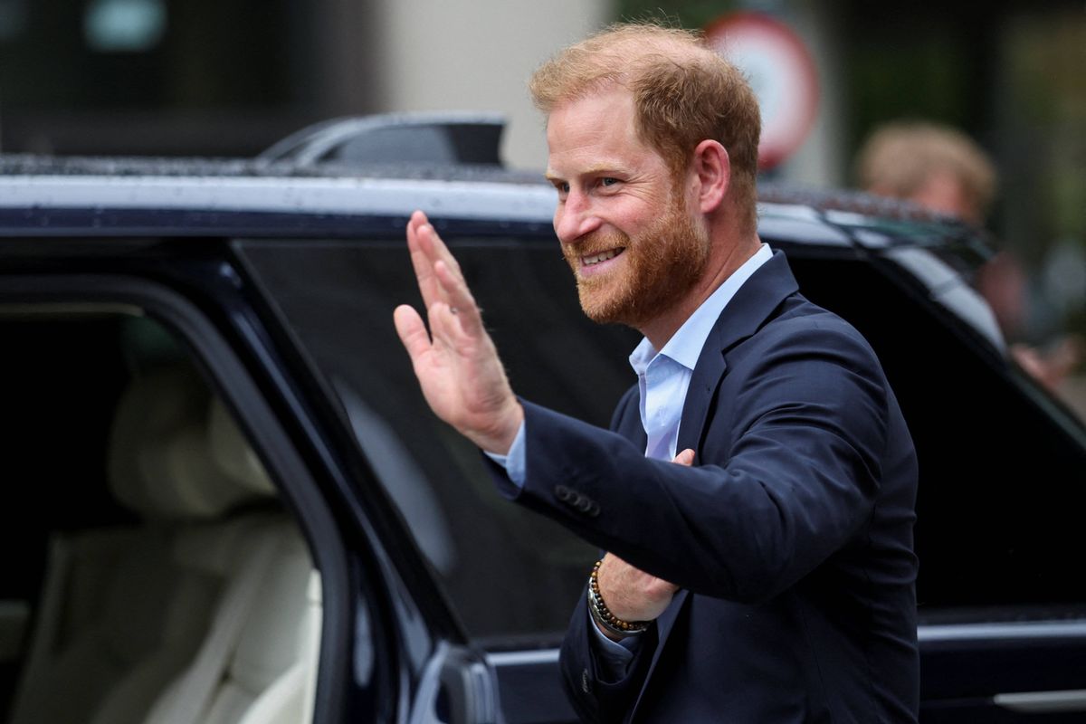 LONDON, ENGLAND - SEPTEMBER 10: Prince Harry, Duke of Sussex waves as he departs following a visit to the Centre for Blast Injury Studies at Imperial College London on September 10, 2025 in London, England. (Photo by Suzanne Plunkett - Pool/Getty Images)