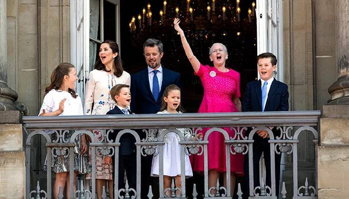 Royal Family teases Christmas decoration ahead of reunion