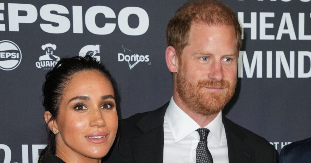 Royal Family LIVE: Meghan Markle and Harry 'tipped over the edge' by Christmas 'snub' | Royal | News