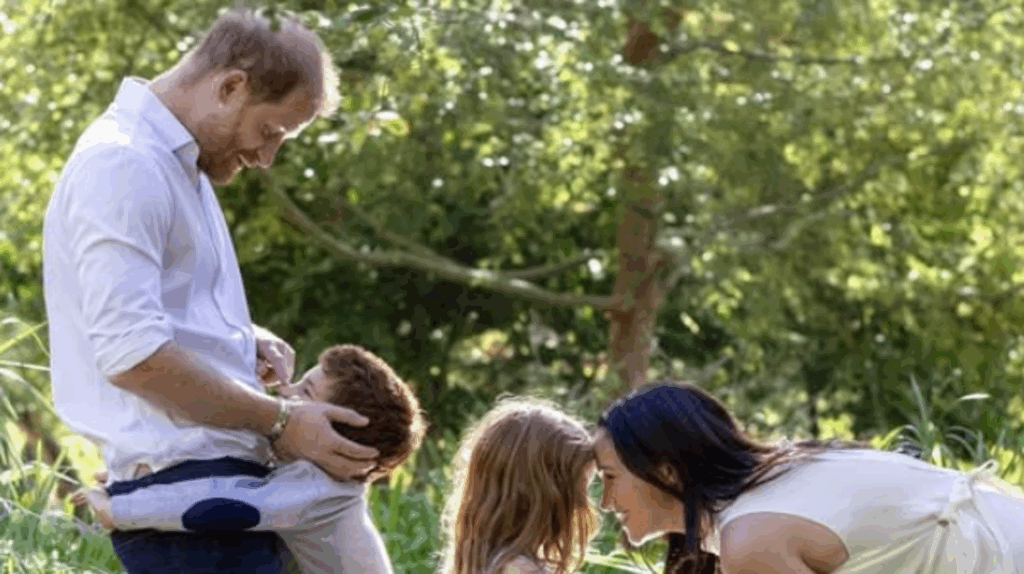 Meghan Markle, Prince Harry Share Sweet Holiday Photo Featuring Archie And Lili