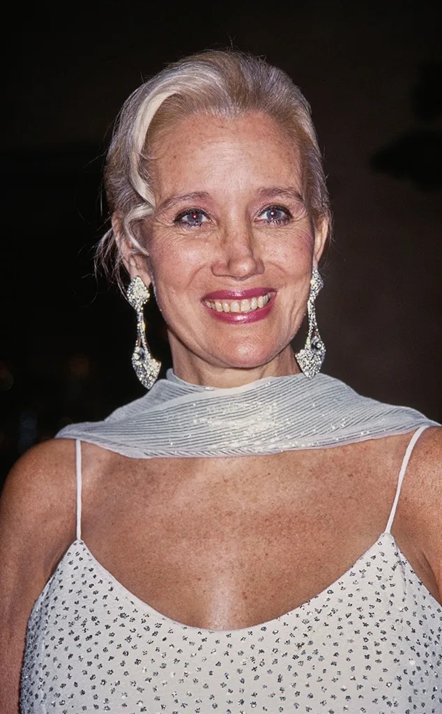 <p>Sally Kirkland</p>