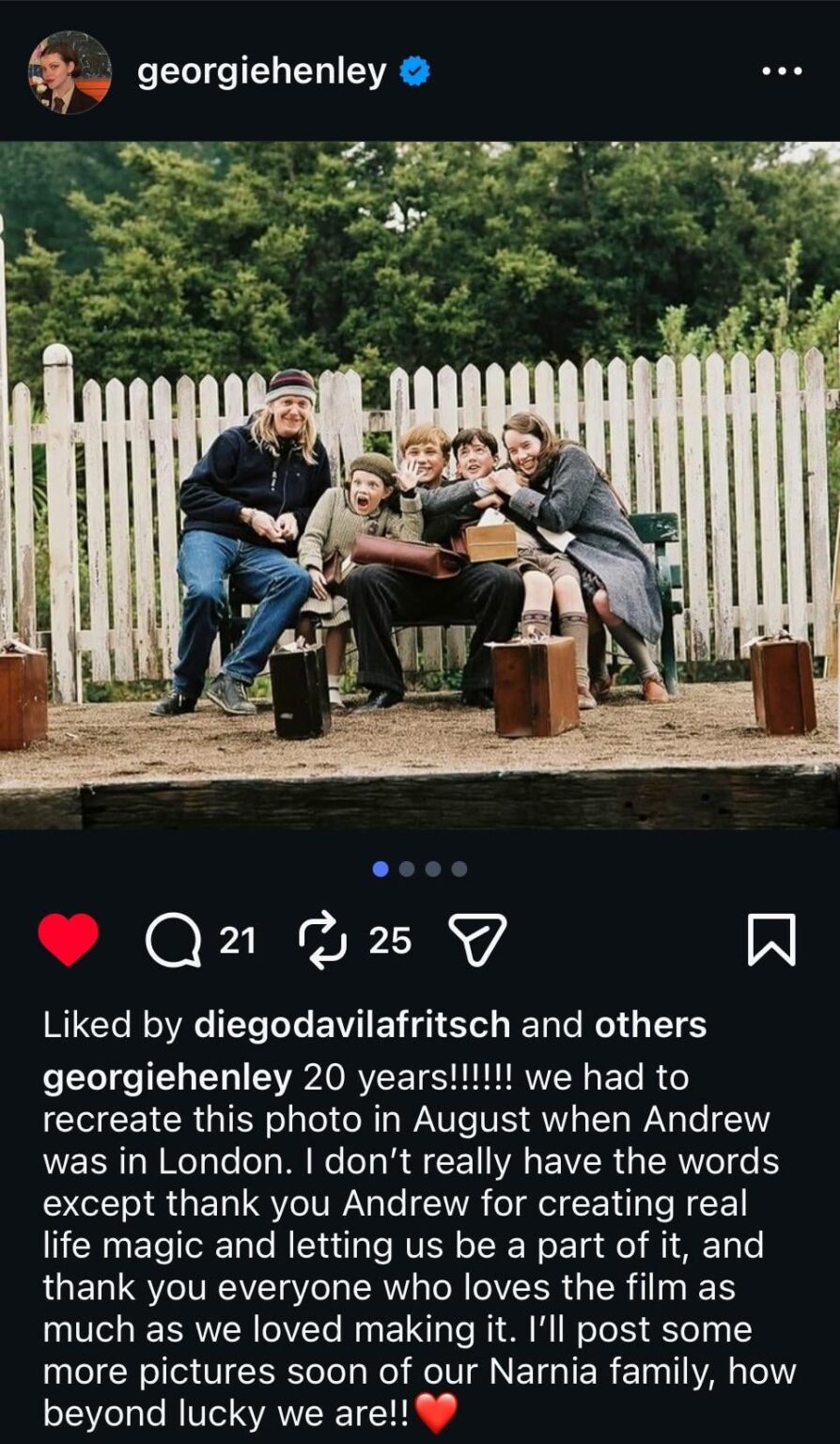 In honour of the 20th anniversary of ‘The Chronicles of Narnia: The Lion, the Witch and the Wardrobe’ Georgie Henley shared photos of her and fellow Pevensie siblings William Moseley, Anna Popplewell & Skander Keynes along with Director Andrew Adamson recreating an old photo
