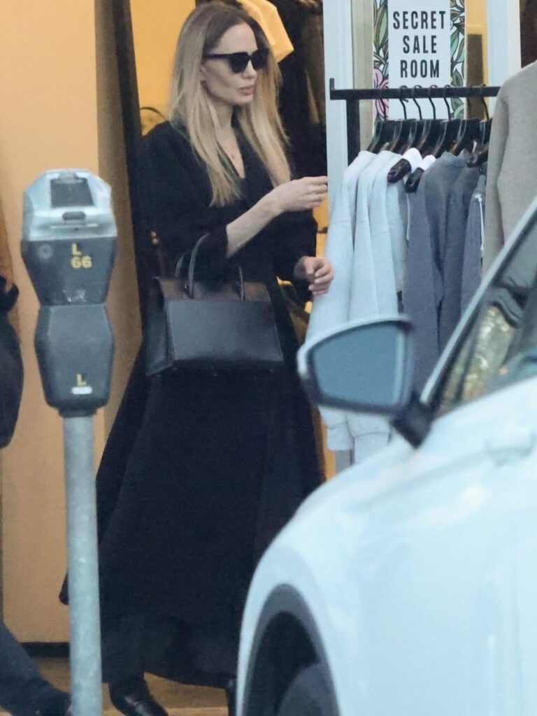 Angelina Jolie also likes a good sale